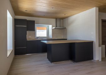 Village 203, La Brévine – Magnifique appartement de 2.5 pièces en duplex image
